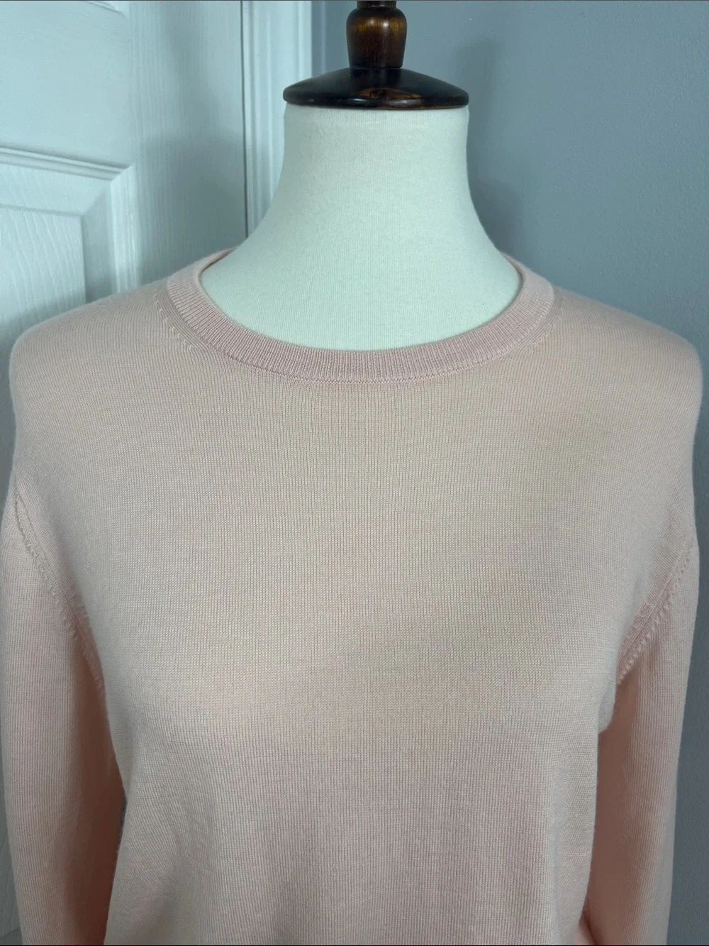 Uniqlo 100% Wool Crewneck Sweater - Picture 2 of 7